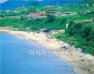 여수 장등해수욕장 숨은 피서 명당 ‘각광’