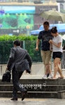 [포토]일단 지하도로 피신(?)