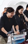 [포토]이영애, 남편 배웅에 '함박웃음'