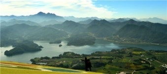 하늘은 타오르고 물은 끓는다. 가을빛 품은 4色 제천