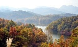 하늘은 타오르고 물은 끓는다. 가을빛 품은 4色 제천