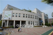 순천시립 연향도서관, ‘런치콘서트’ 재능 기부로 운영