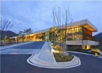 [한국골프장의 허와 실] 11. 클럽하우스 아방궁 만드는 이유