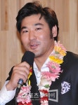 매 순간이 드라마, 한국 이름 김봉석