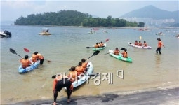 여수 웅천친수공원 해변 ‘카약’ 공짜로 타세요