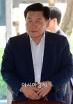[포토]입장하는 채정병 롯데카드 사장