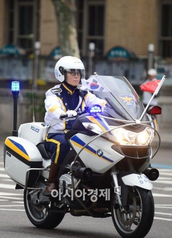 [포토]태극기와 오성홍기가 나란히