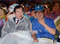 [포토]정남진 장흥 물축제에 참석한 이낙연 전남지사
