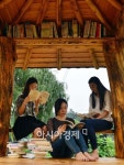 [포토]원두막에서 독서 삼매경