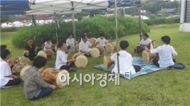 영암 아천미술관, 예술난장 눈길