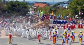 [화보]청명한 가을하늘에 펼쳐진 남구 칠석 고싸움놀이
