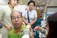 [포토]광주북구 보건소, 폐렴구균 예방접종 실시