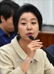[포토]답변하는 김부선