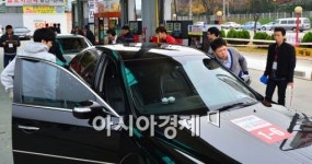 [포토]차량주유와 점검 한창~