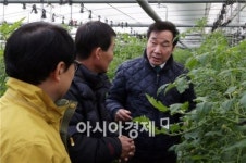 이낙연 전남지사, 수매·유기농 명인 농가 현장행정 나서