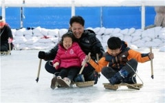 중랑천 체육공원 얼음썰매장으로 변신