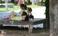 조는 아이 깨우려 얼음찜질 국공립 어린이집…낮잠시간 아니라서