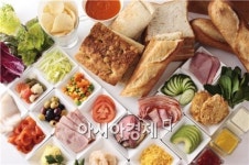 피크닉 속 작은사치…호텔 도시락 인기