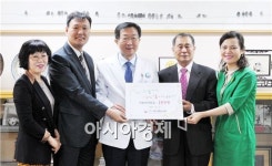 “암환자 돕자” 광주 새순교회, 화순전대병원에 1천만원 후원금기탁