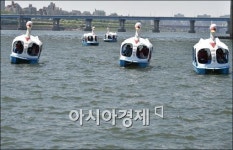 [포토]서울시, 한강 오리보트 경주대회 개최