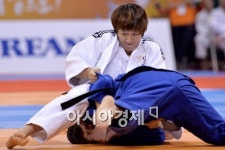 [포토]진송이, 금메달은 넘보지 마!