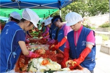 7년째 계속된 성동구 한여름 김장 나누기