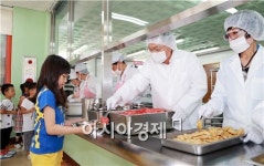 장만채 전남도교육감, 학교급식 현장지도 나서