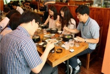 메르스 사태로 위축된 일원동 맛의거리 등 살리기