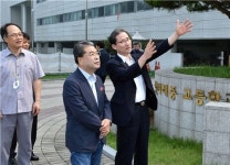 안성 한겨레중고교 찾은 이재정교육감 여러분이 통일 주역