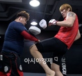 [포토]훈련 공개하는 최홍만
