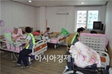 영암우편집중국, 소외 어르신 배식 봉사 활동 펼쳐