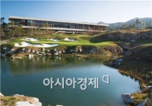 [뉴스카페] 휘슬링락 vs 트리니티 "한국의 명코스 전쟁"