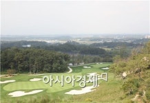 [뉴스카페] 휘슬링락 vs 트리니티 "한국의 명코스 전쟁"