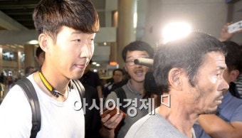 [포토]손흥민, '대표팀 합류 위해 귀국'