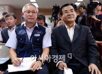 [포토]대화 나누는 김대환-이병균