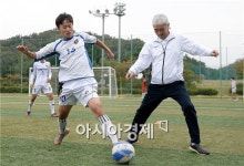 축구인재 키우는 老감독의 마지막 열정