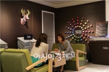 페인트 상담, 백화점서도 한다 홈앤톤즈 팝업스토어 운영