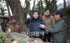 이낙연 전남도지사, 완도서  ‘가고 싶은 섬’ 시책 살펴