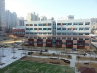 이름만 혁신학교?…문 열기도 전에 과밀학급 논란