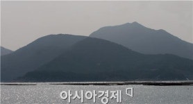 완도에 속이 훤히 비치는 투명산 화제