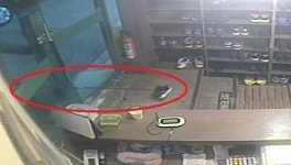 “불륜인 것 같아서” 낚싯대로 신발 훔친 50대男