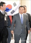 [포토]이완구 전 총리, 항소심 첫 공판 출석