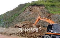 영광군 도로사면 붕괴현장 기발한 아이디어로 대형사고 막아