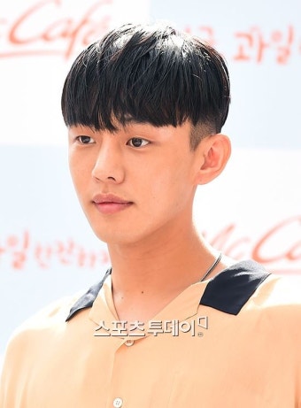 '명단공개' 유아인, 과거 질풍노도 사춘기에서 효도스타 2위로 등극
