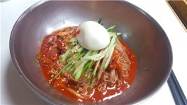 [냉면의 신②] 숱한 외국인의 혀로 검증, 명동함흥면옥의 비밀