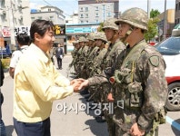 [포토]최영호 남구청장, 503여단 장병들 격려