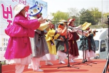 제2회 자양뚝방길 봄꽃축제 열려