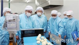 이낙연 전남도지사, 친환경 식품기업 현장 살펴