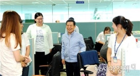 [포토]윤장현 광주시장, 앰코테크놀로지코리아(주) 광주공장 방문