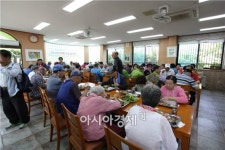 [포토]여수우체국, 배식봉사 및 소원우체통 운영
